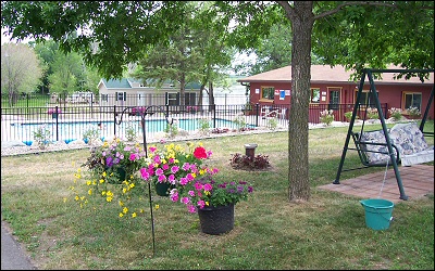 Photo of the pool & club house